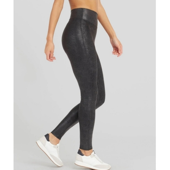 Spanx Faux Leather Matte Snake Leggings in Color Foiled Snake Black Grey Size S - Picture 1 of 6